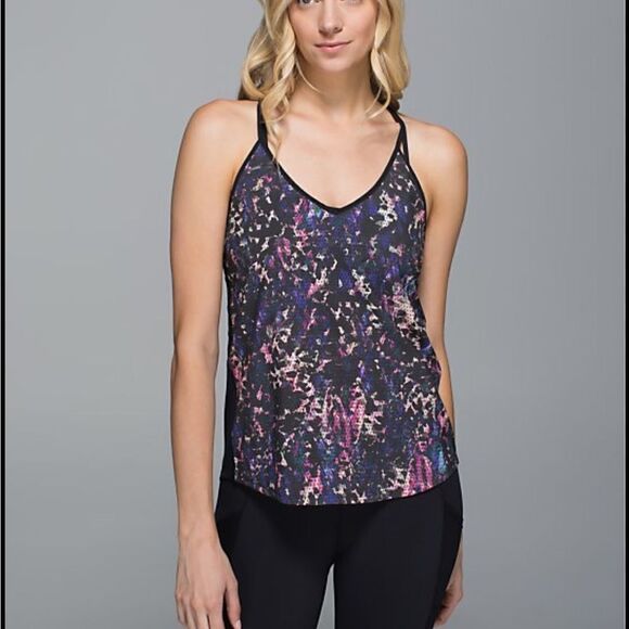 Lululemon Breezy Singlet
Floral Sport Black Multi / Black - Picture 2 of 8